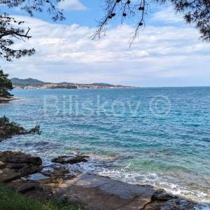 Prodaja,Preko,Otok Ošljak,kuća 87m2 prvi red do mora.