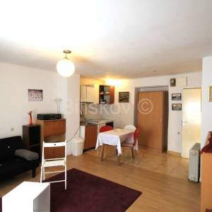 Prodaja,Trešnjevka , simpatična garsonjera 27m2 u prizemlju