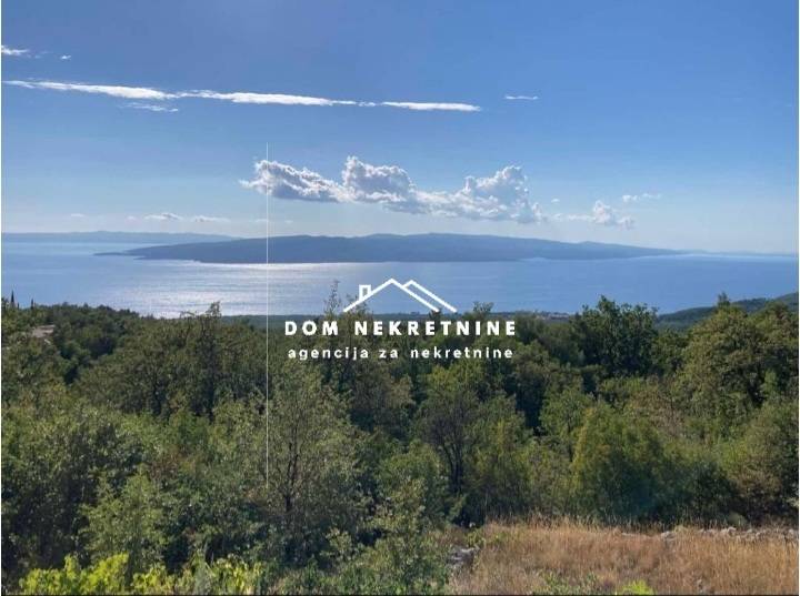 PRODAJE SE GRAĐEVINSKO ZEMLJIŠTE U BASTU KOD MAKARSKE SA IZGRAĐENIM ST