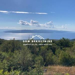 PRODAJE SE GRAĐEVINSKO ZEMLJIŠTE U BASTU KOD MAKARSKE SA IZGRAĐENIM ST