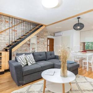 Prodaje se kamena kuća s tri odvojena stana - blizina Ližnjana!