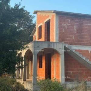 Prodaje se kuća s apartmanima u ROH-BAU fazi – Medulin