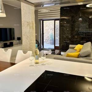 Prodaje se kuća sa 3 apartmana, Poreč