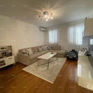 Prodaje se kuća sa 4 stambene jedinice, u samom centru Rovinja,