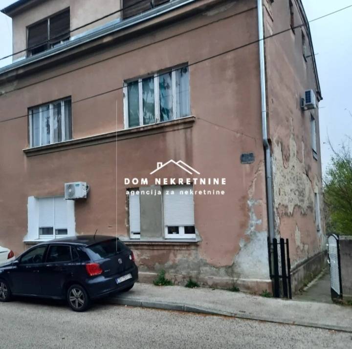 PRODAJE SE KUĆA SA 4 STANA TRNJE ZAGREB