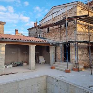 Prodaje se kuća u renovaciji – Žminj