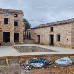 Prodaje se kuća u renovaciji – Žminj