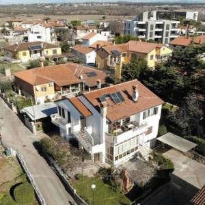 Prodaje se lijepa kuća, blizu mora u Umagu