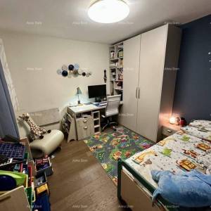 Prodaje se luksuzan prostrani stan u centru Rovinja