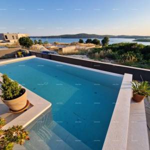 Prodaje se luksuzna vila u Medulinu – 100 m od mora