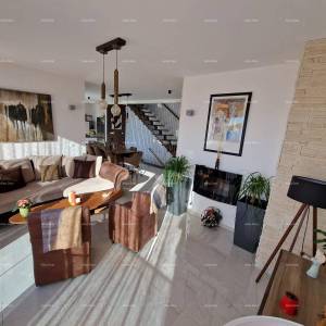 Prodaje se luksuzna vila u Medulinu – 100 m od mora