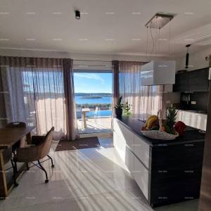 Prodaje se luksuzna vila u Medulinu – 100 m od mora