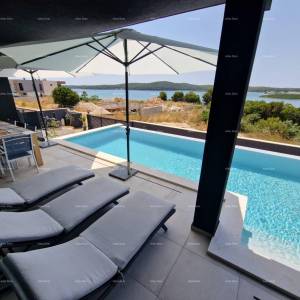 Prodaje se luksuzna vila u Medulinu – 100 m od mora