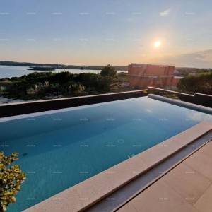 Prodaje se luksuzna vila u Medulinu – 100 m od mora