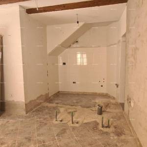 Prodaje se novouređeni poslovni prostor, 34m2, Fažana