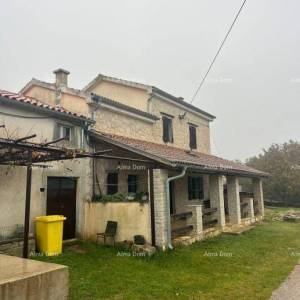 Prodaje se obiteljska kuća u mirnom dijelu okolice Labina