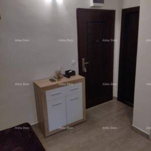 Prodaje se renoviran stan u centru Červar Porta – 50 m od mora