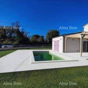 Prodaje se samostojeća kuća, 169 m2, s bazenom, Marčana