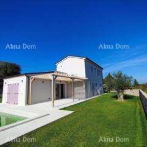 Prodaje se samostojeća kuća, 169 m2, s bazenom, Marčana