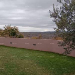 Prodaje se samostojeća kuća, 169 m2, s bazenom, Marčana