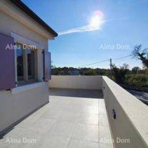 Prodaje se samostojeća kuća, 169 m2, s bazenom, Marčana