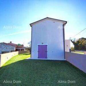 Prodaje se samostojeća kuća, 169 m2, s bazenom, Marčana