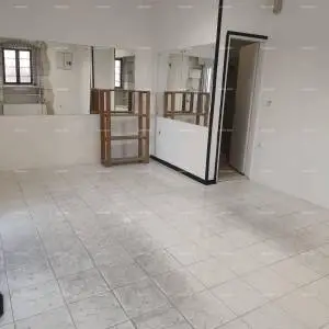 Prodaje se stan (poslovni prostor), 27 m2 u centru Medulina