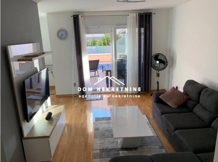 PRODAJE SE STAN U MAKARSKOJ