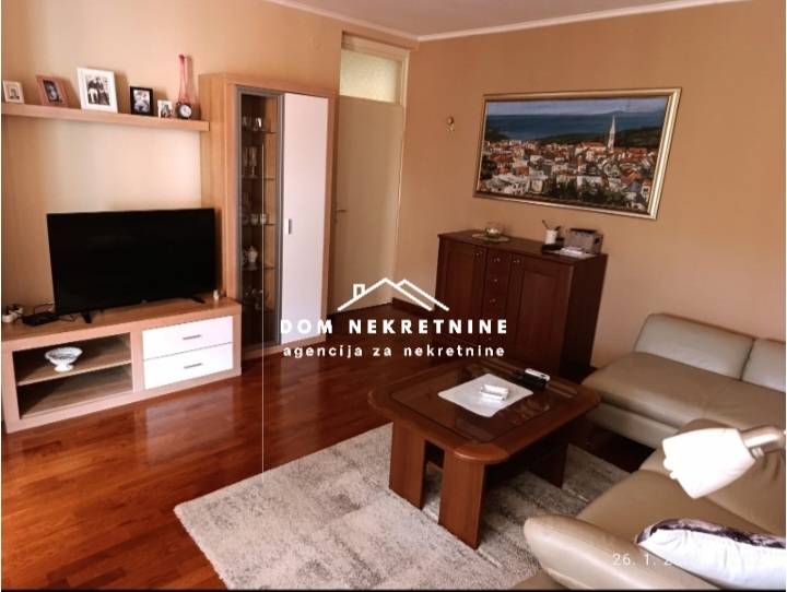 PRODAJE SE STAN U MAKARSKOJ