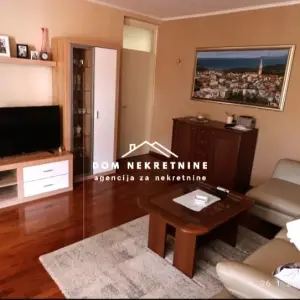 PRODAJE SE STAN U MAKARSKOJ