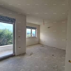 Prodaje se stan u Puli