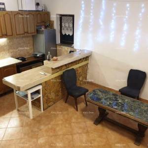 Prodaje se trosobni stan, 50m2 u Umagu