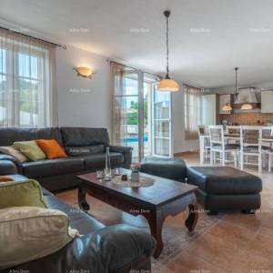 Prodaje se vila sa bazenom, blizu Barban