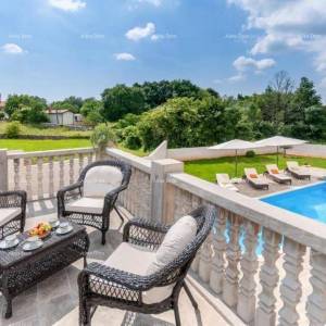 Prodaje se vila sa bazenom, blizu Barban