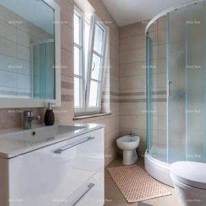 Prodaje se vila sa bazenom, blizu Barban