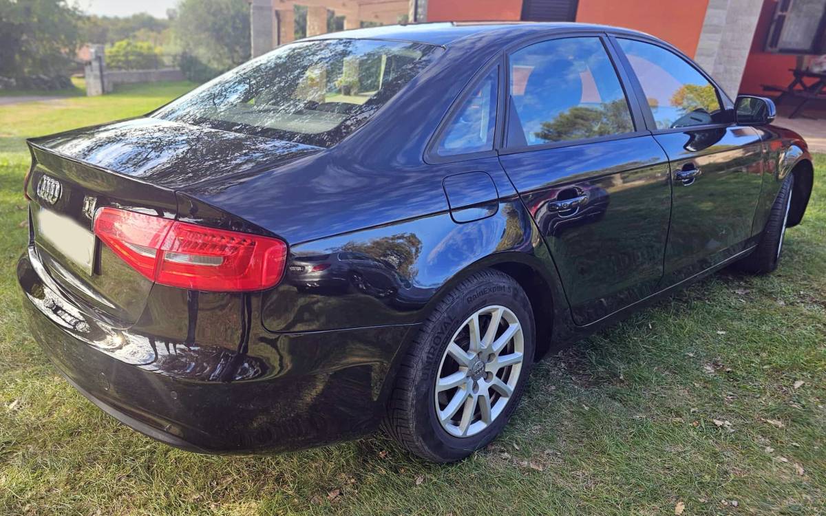 Prodajem AUDI A4 TFSI 1.8 (autoplin)
