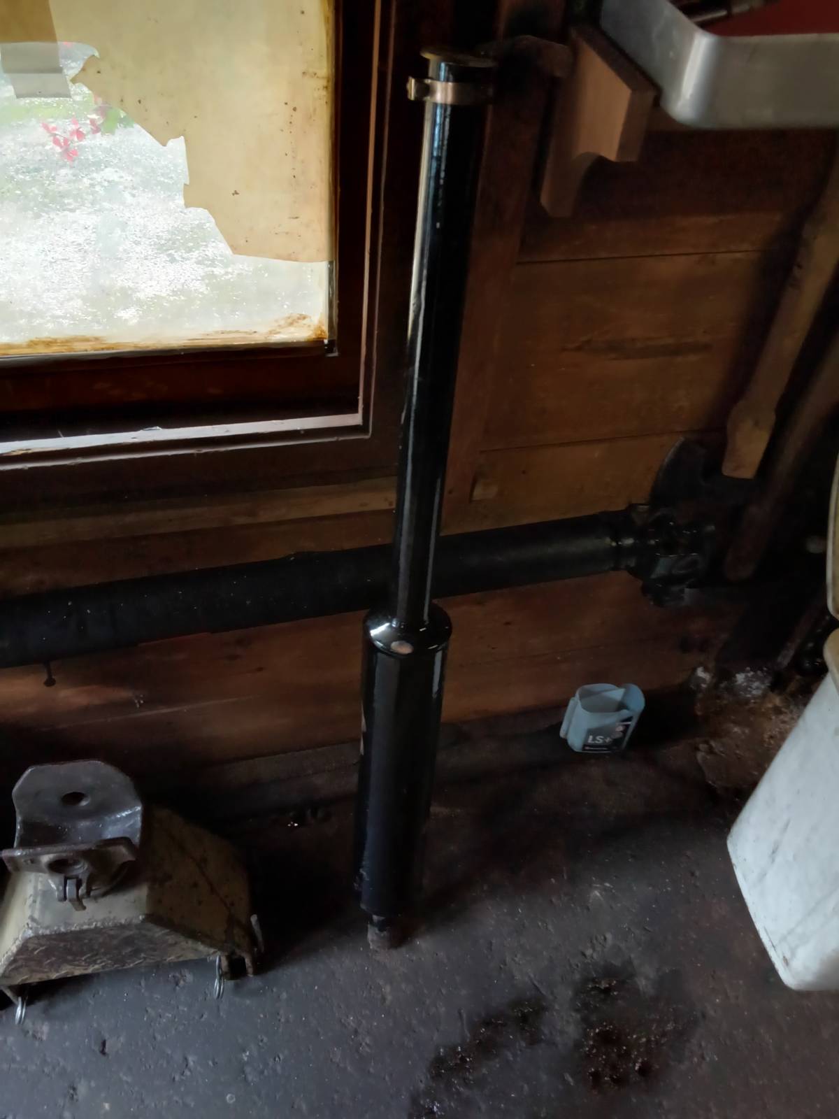 Prodajem auspuhe  za Zetor