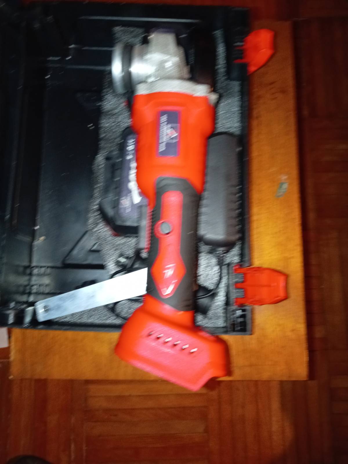 Prodajem kutnu brusilicu