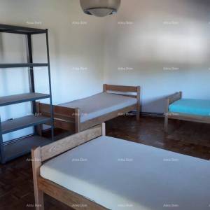 Prodajemo kamenu kuću u centru Brtonigle!