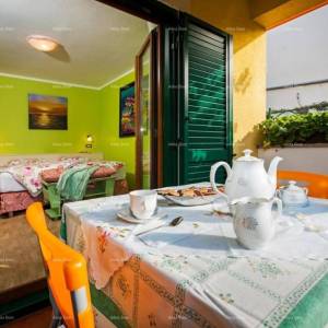 Prodajemo kuću, blizina uvale Cuve, s dodatnim objektima.