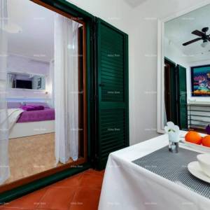 Prodajemo kuću, blizina uvale Cuve, s dodatnim objektima.