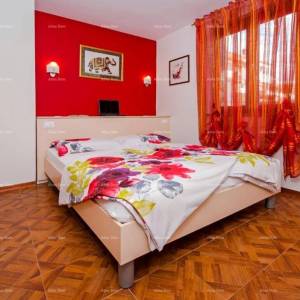 Prodajemo kuću, blizina uvale Cuve, s dodatnim objektima.