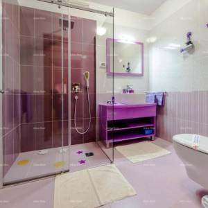 Prodajemo kuću, blizina uvale Cuve, s dodatnim objektima.