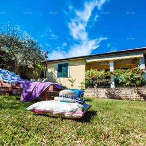 Prodajemo kuću, blizina uvale Cuve, s dodatnim objektima.