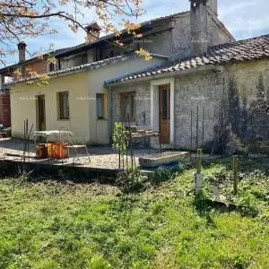 Prodajemo  kuću i konobu, , Pazin!