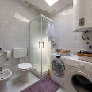 Prodajemo kuću sa poslovnim prostorom u Centru Medulina!