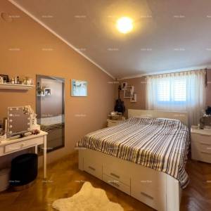 Prodajemo kuću sa poslovnim prostorom u Centru Medulina!