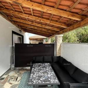 Prodajemo kuću sa više apartmana i bazenom. Pula Veli vrh.