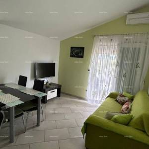 Prodajemo kuću sa više apartmana i bazenom. Pula Veli vrh.