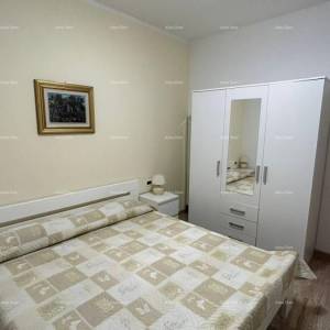 Prodajemo kuću sa više apartmana i bazenom. Pula Veli vrh.